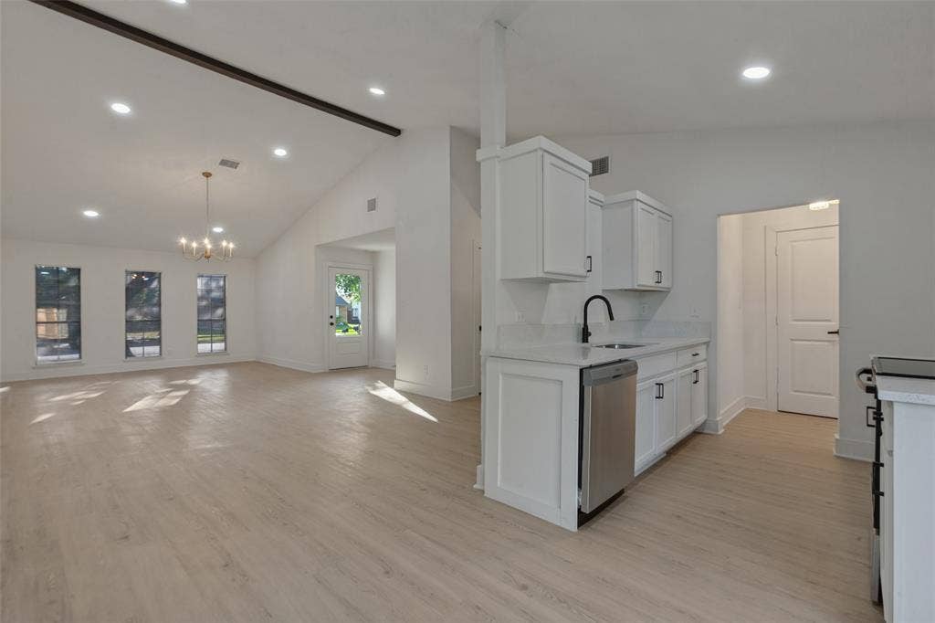 909 Maydelle Lane, Garland, TX 75042