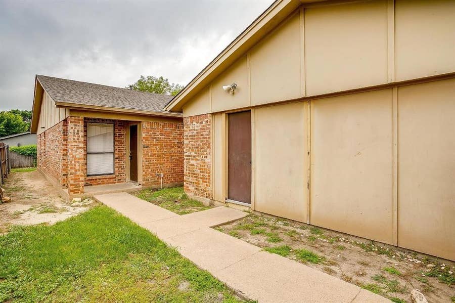 Property photo for 10265 Aurora Drive, Fort Worth, TX