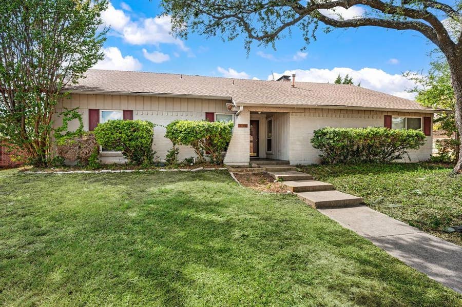 Property photo for 2405 Ridgewood Drive, Plano, TX