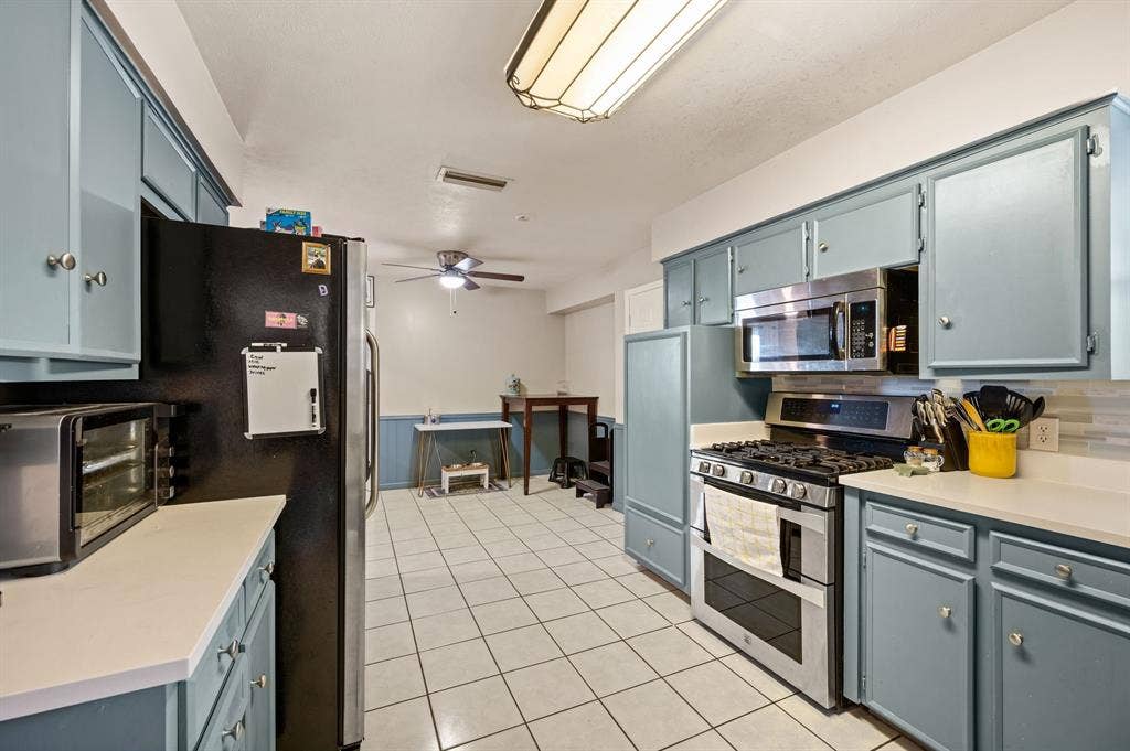 2405 Ridgewood Drive, Plano, TX 75074 2405 Ridgewood Drive, Plano, TX 75074