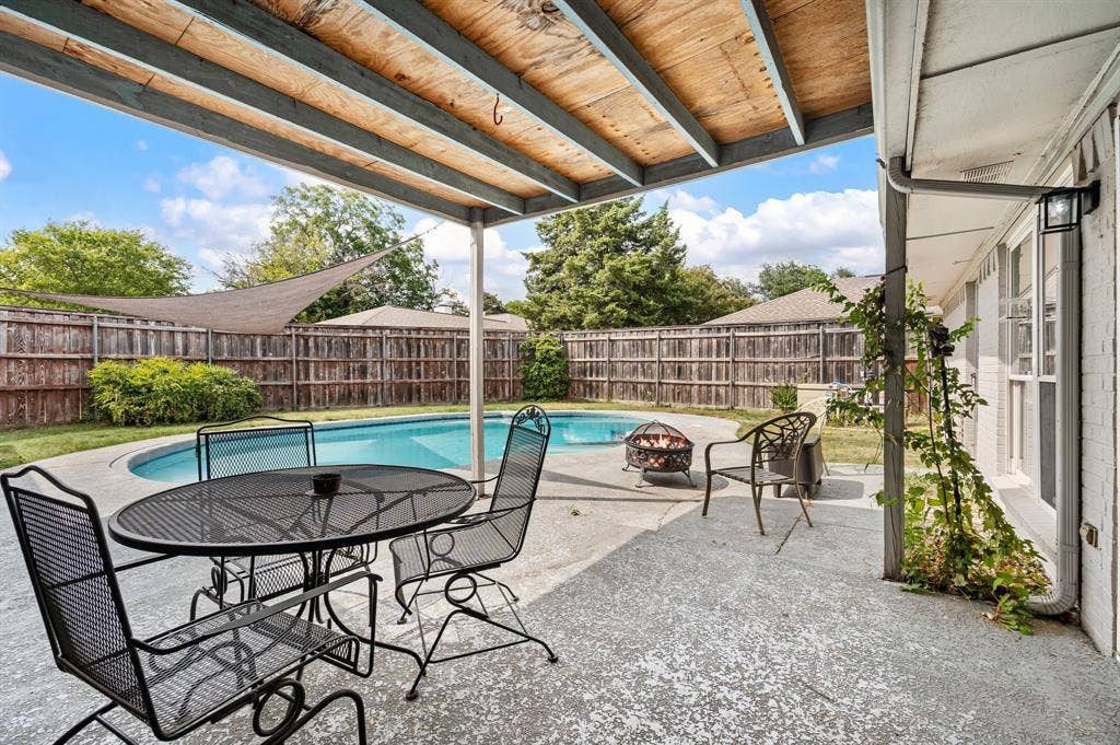 2405 Ridgewood Drive, Plano, TX 75074 2405 Ridgewood Drive, Plano, TX 75074