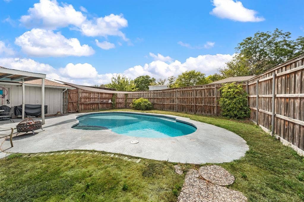 2405 Ridgewood Drive, Plano, TX 75074 2405 Ridgewood Drive, Plano, TX 75074