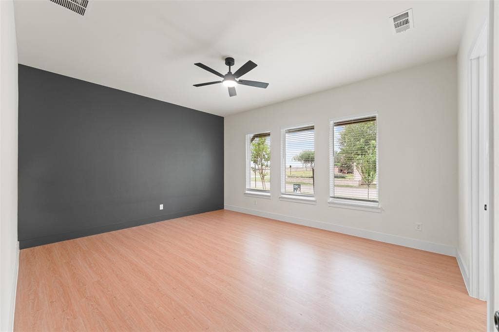 1002 Devonshire Drive N, Forney, TX 75126