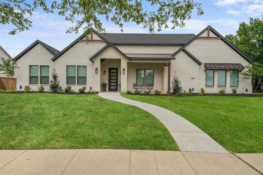 Property photo for 1002 Devonshire Drive N, Forney, TX