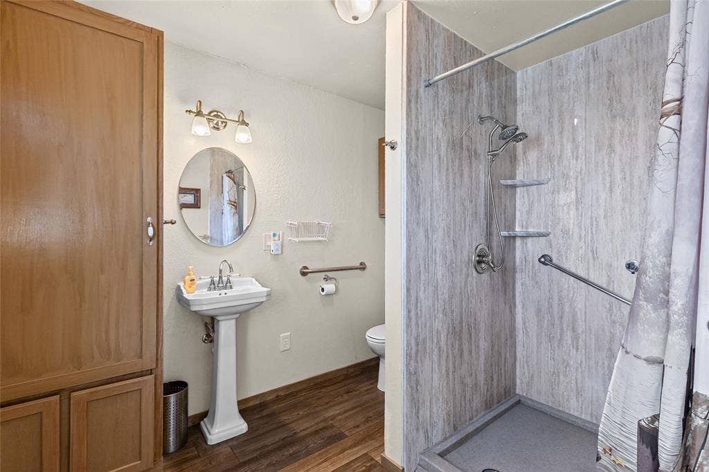 ensuite bath