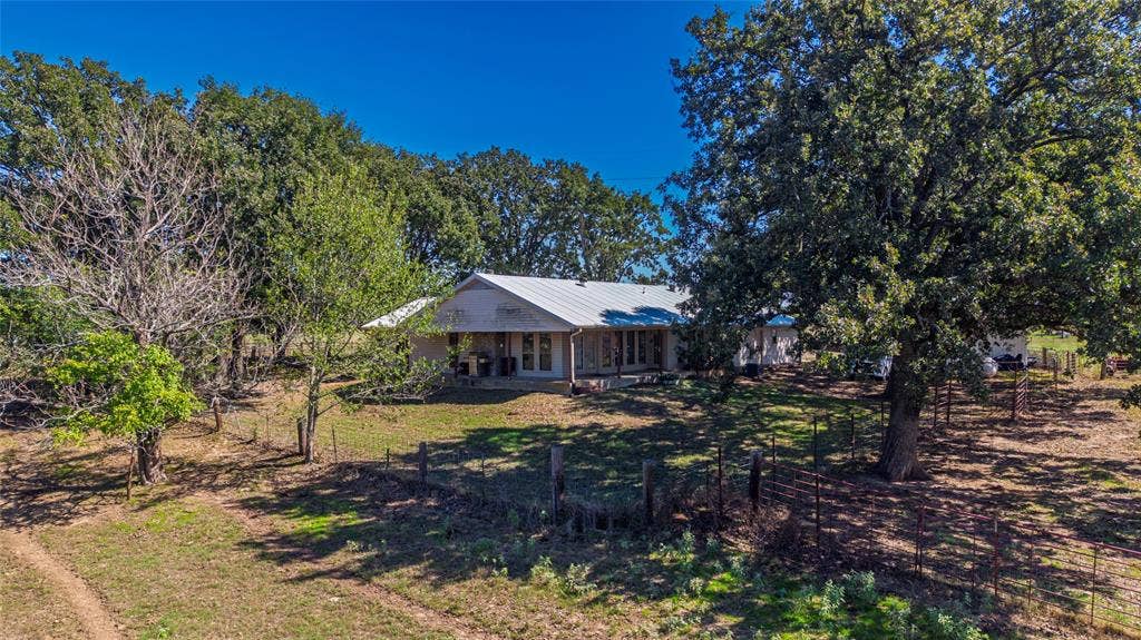 1586 County Road 4133, Cumby, TX 75433