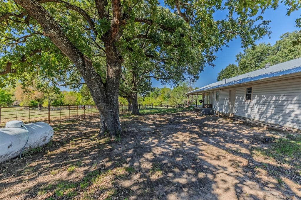 1586 County Road 4133, Cumby, TX 75433