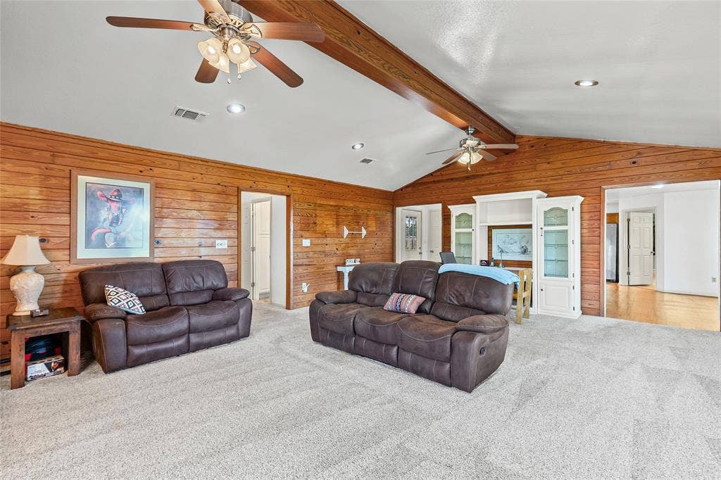 1586 County Road 4133, Cumby, TX 75433