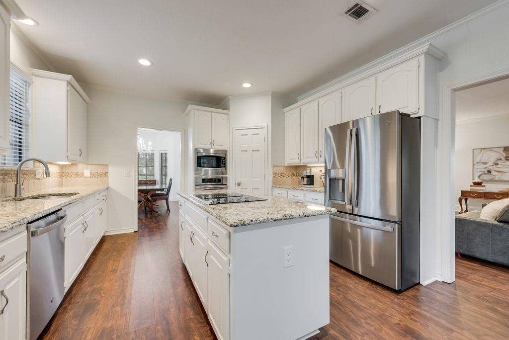 Spacious gourmet kitchen.