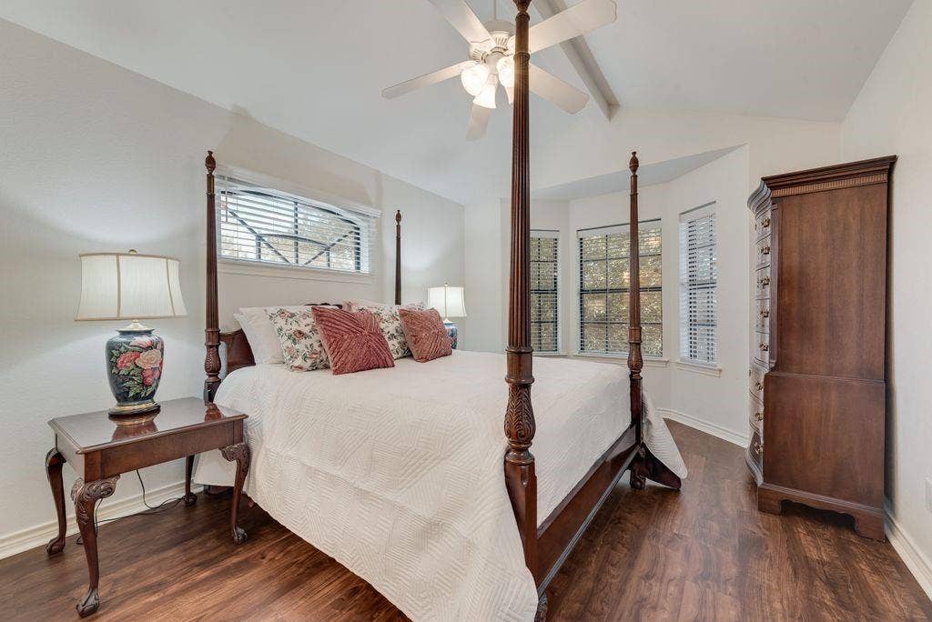 3rd bedroom upstairs