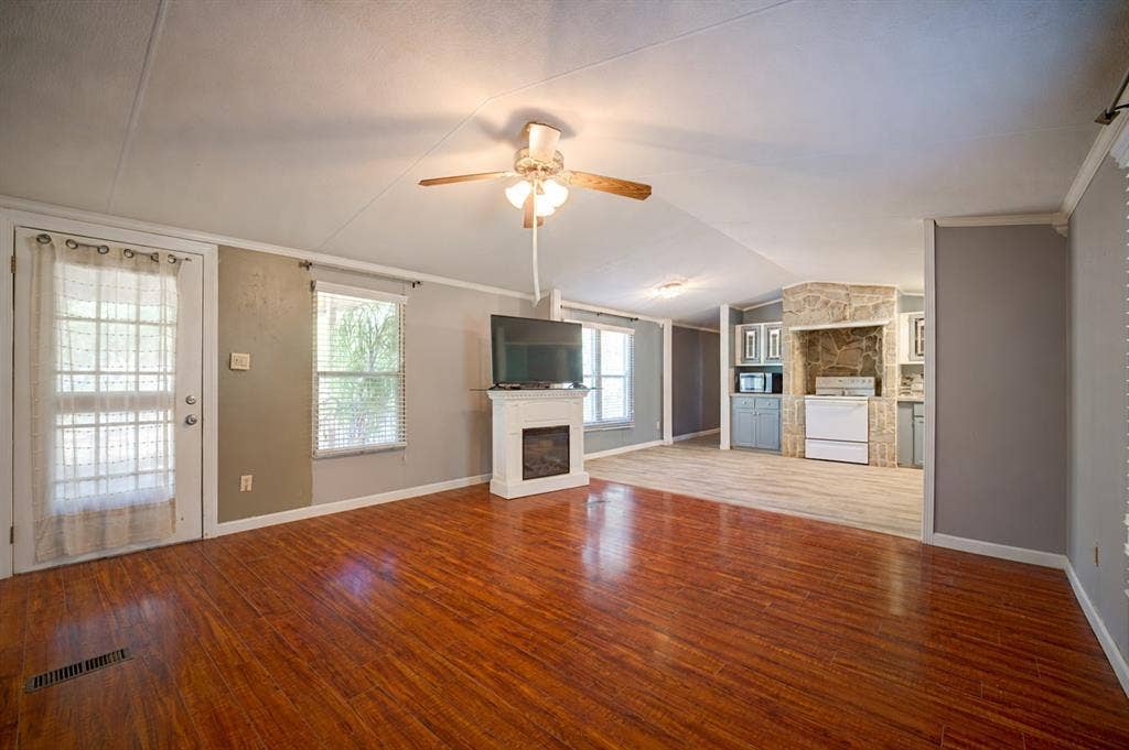 103 Cedar Ridge Drive, Eustace, TX 75124 Virtually edited to remove personal property