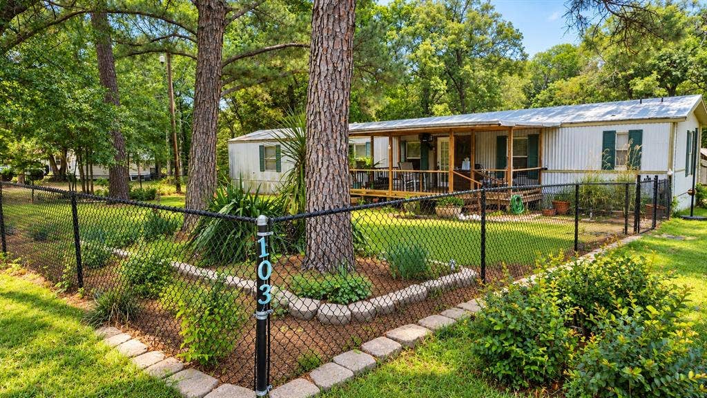 103 Cedar Ridge Drive, Eustace, TX 75124 103 Cedar Ridge Drive, Eustace, TX 75124