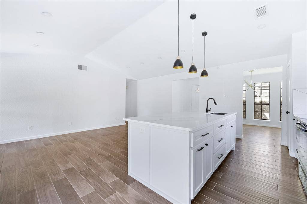 8400 Willow Creek Drive, Frisco, TX 75034 Kitchen