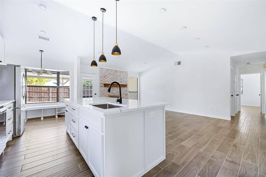 8400 Willow Creek Drive, Frisco, TX 75034 Kitchen