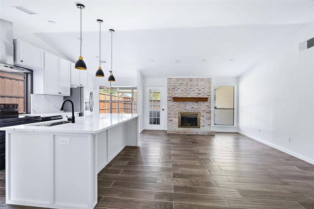 8400 Willow Creek Drive, Frisco, TX 75034 Kitchen