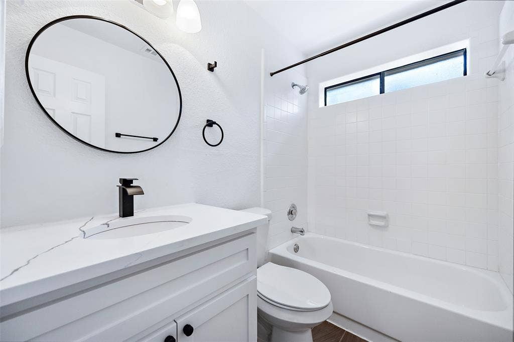 8400 Willow Creek Drive, Frisco, TX 75034 Bathroom