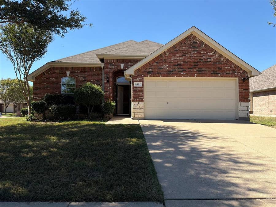 Property photo for 5327 Lake Gardens Drive, Grand Prairie, TX