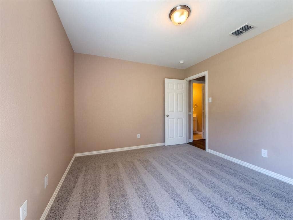 5327 Lake Gardens Drive, Grand Prairie, TX 75052 5327 Lake Gardens Drive, Grand Prairie, TX 75052