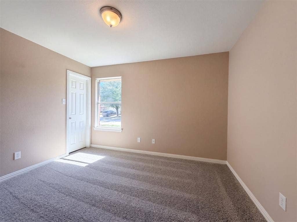 5327 Lake Gardens Drive, Grand Prairie, TX 75052 5327 Lake Gardens Drive, Grand Prairie, TX 75052