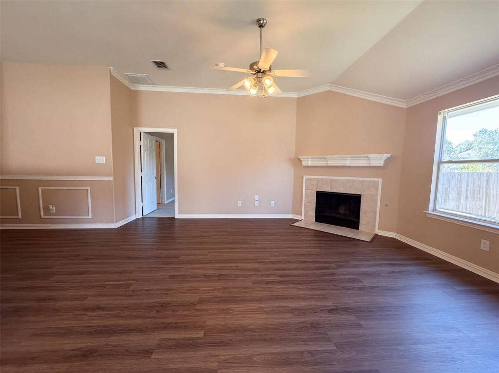 5327 Lake Gardens Drive, Grand Prairie, TX 75052 5327 Lake Gardens Drive, Grand Prairie, TX 75052