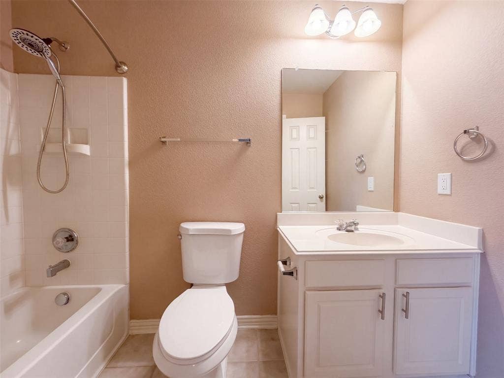 5327 Lake Gardens Drive, Grand Prairie, TX 75052 5327 Lake Gardens Drive, Grand Prairie, TX 75052