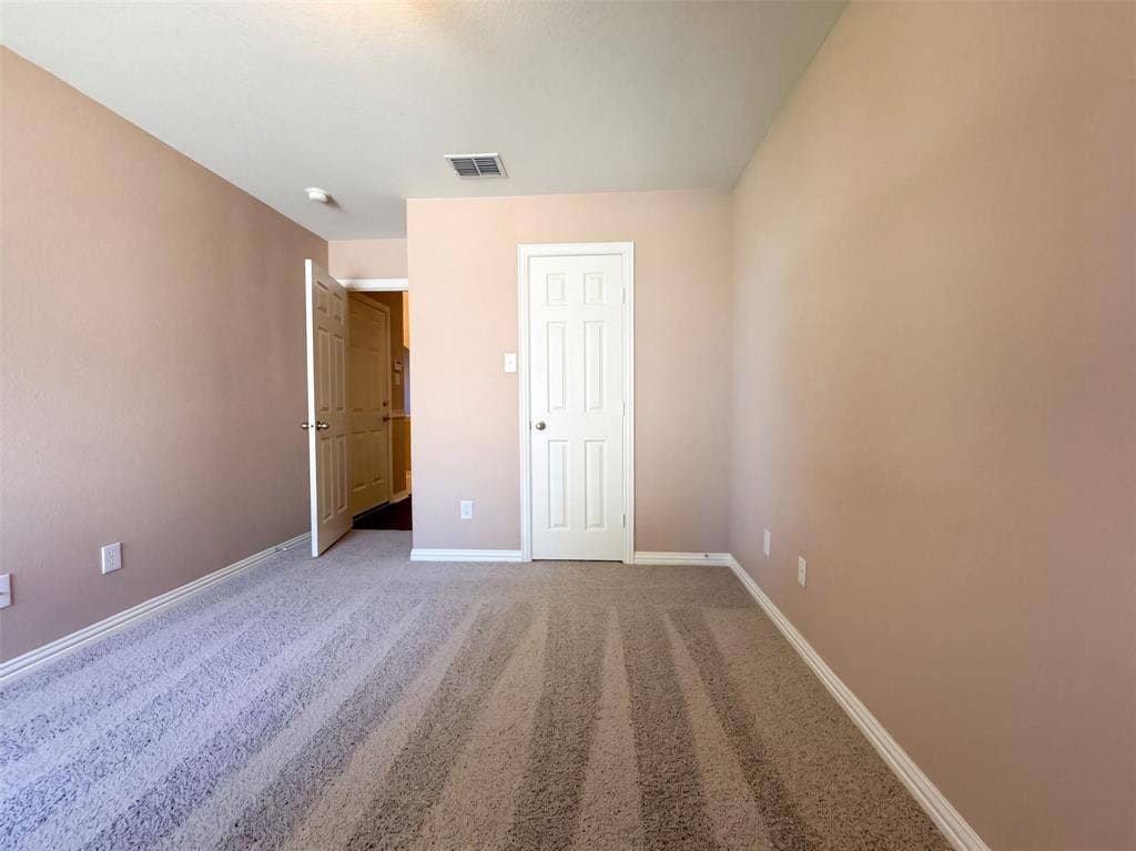 5327 Lake Gardens Drive, Grand Prairie, TX 75052 5327 Lake Gardens Drive, Grand Prairie, TX 75052