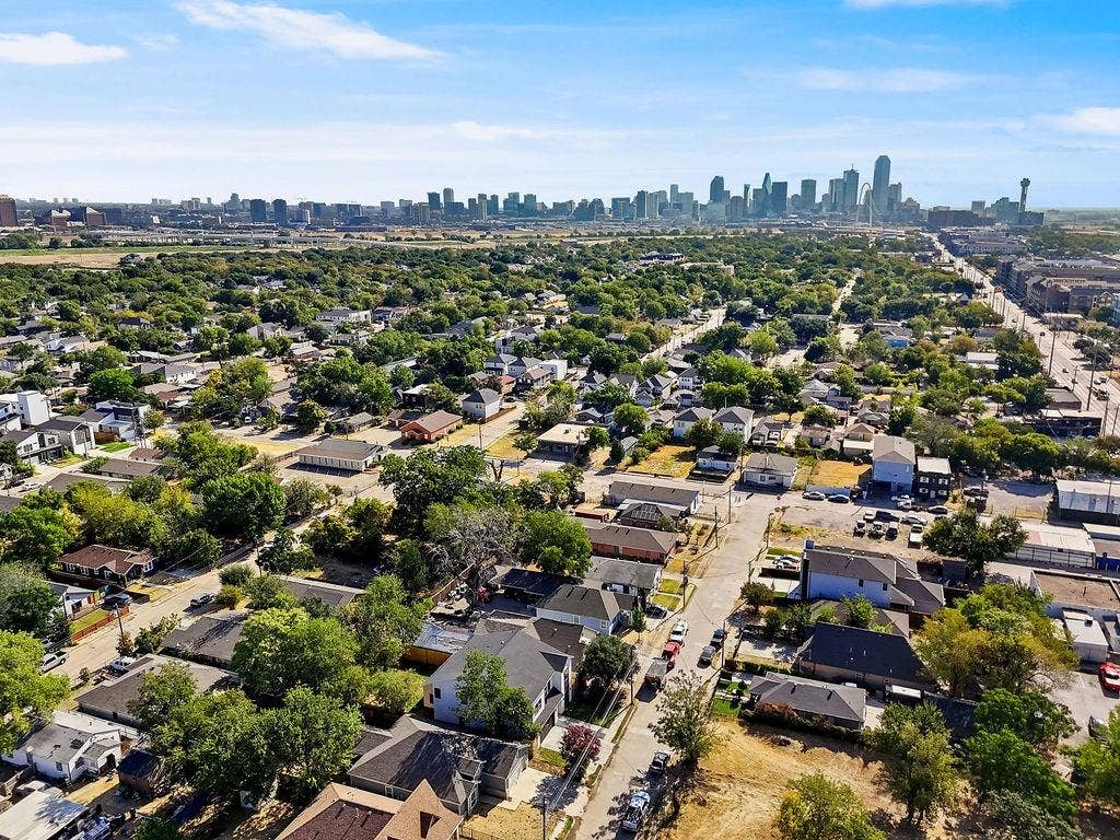 1727 Toronto Street, Dallas, TX 75212