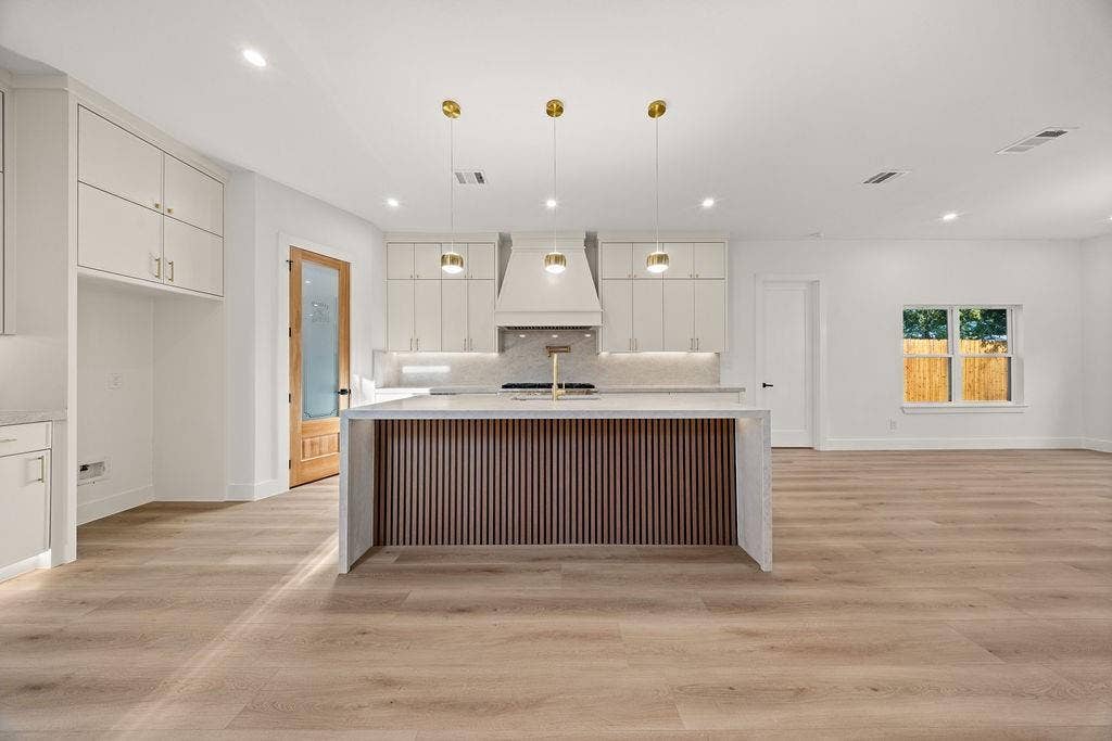 1727 Toronto Street, Dallas, TX 75212