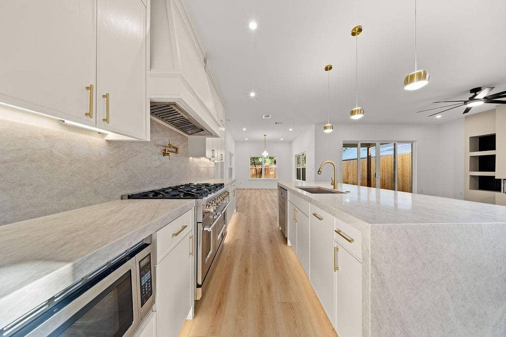 1727 Toronto Street, Dallas, TX 75212