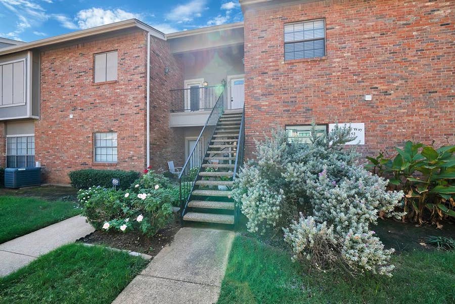 Property photo for 412 Pebble Way, #251, Arlington, TX