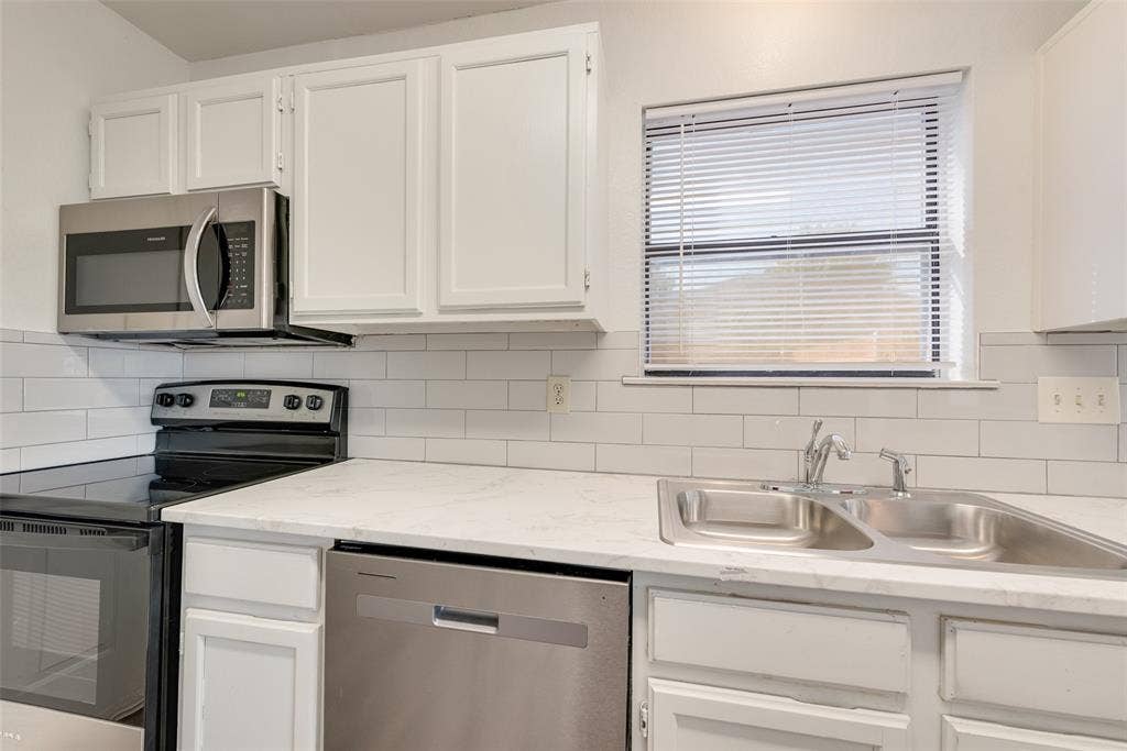914 wentwood Drive, DeSoto, TX 75115 914 wentwood Drive, DeSoto, TX 75115