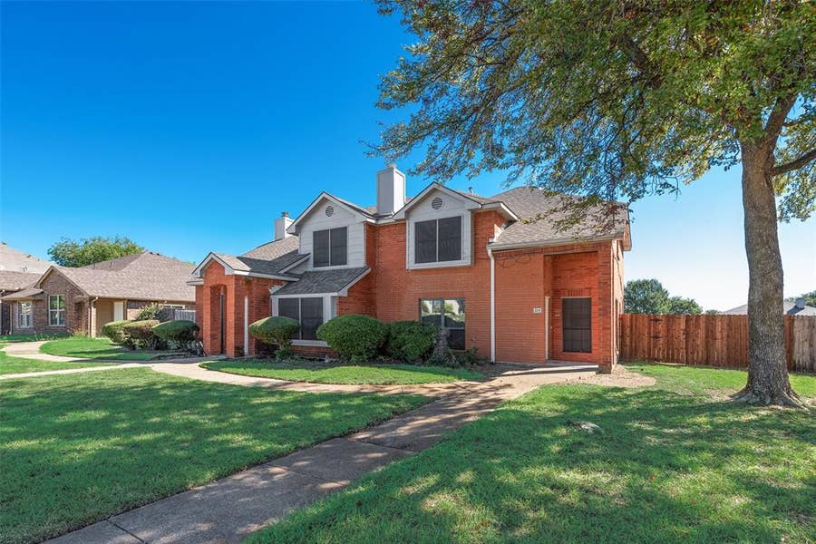 Property photo for 914 wentwood Drive, DeSoto, TX