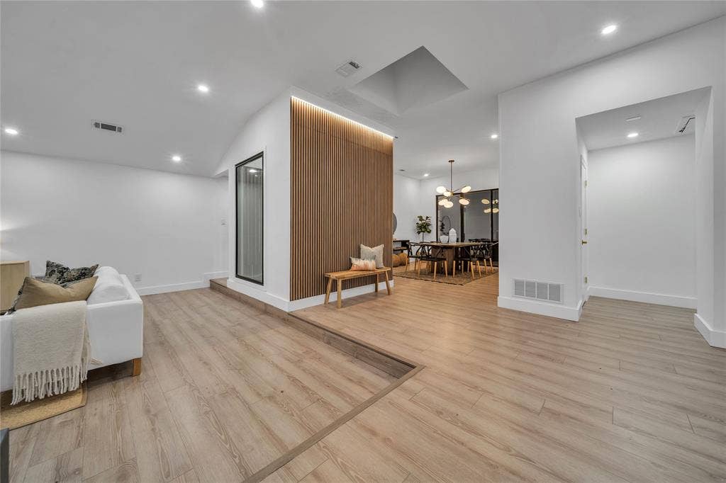 7001 Rocky Top Circle, Dallas, TX 75252 7001 Rocky Top Circle, Dallas, TX 75252