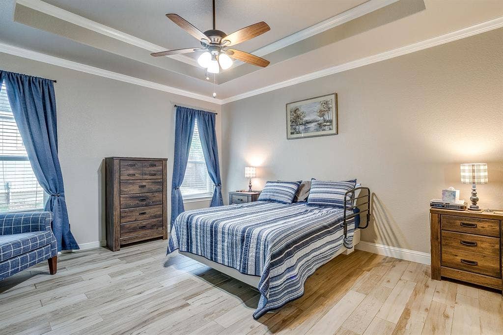 2204 Snake River Drive, Granbury, TX 76048