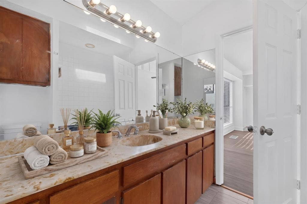5710 Leona Avenue, #9, Dallas, TX 75231 5710 Leona Avenue, #9, Dallas, TX 75231