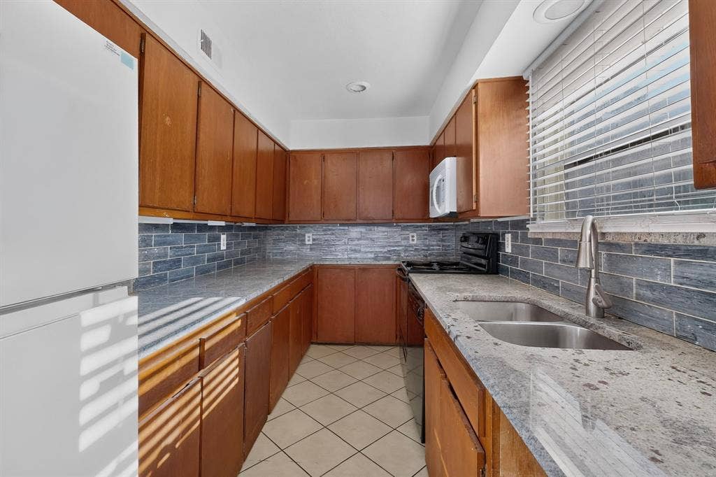 5710 Leona Avenue, #9, Dallas, TX 75231 5710 Leona Avenue, #9, Dallas, TX 75231