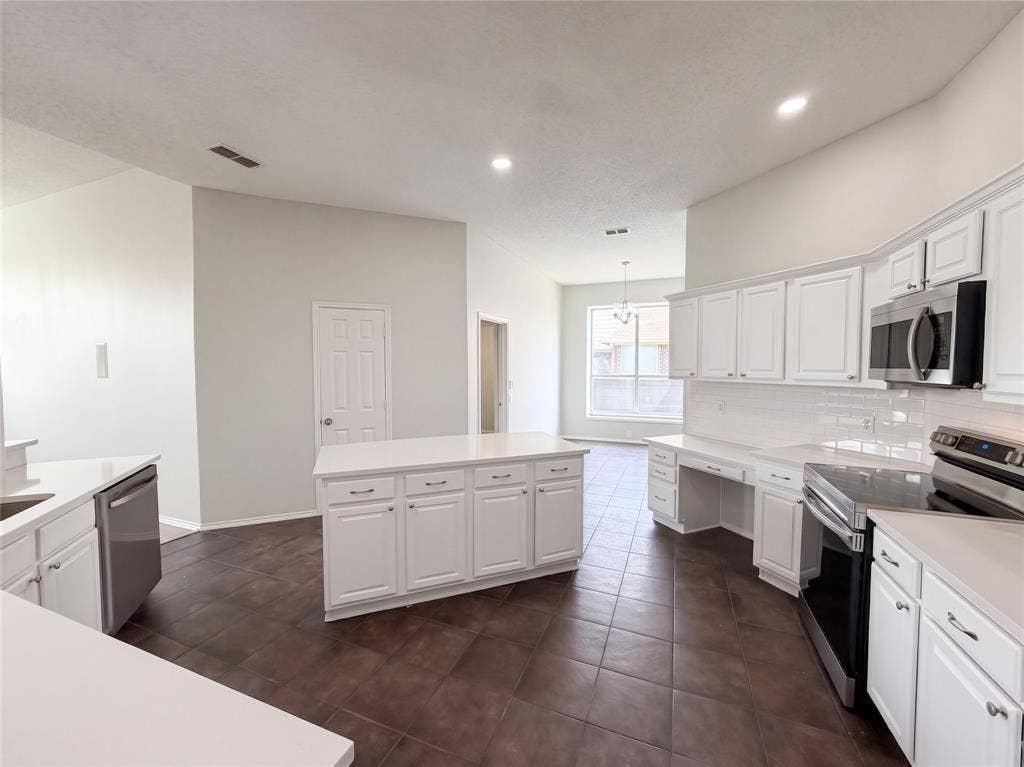 401 Pin Oak Trail, Keller, TX 76248 401 Pin Oak Trail, Keller, TX 76248