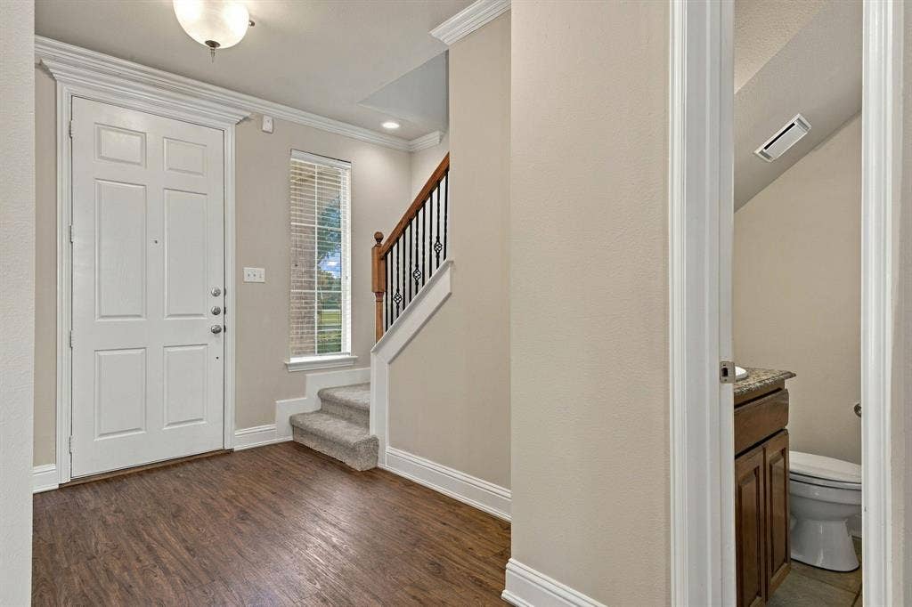 2529 Champagne Drive, Irving, TX 75038 2529 Champagne Drive, Irving, TX 75038