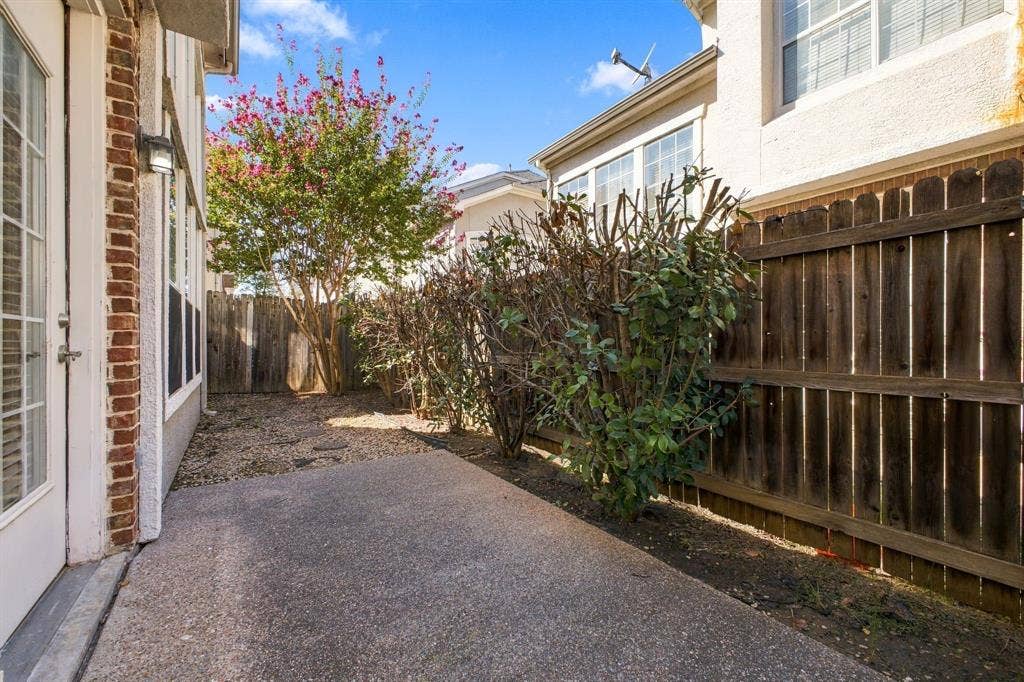 2529 Champagne Drive, Irving, TX 75038 2529 Champagne Drive, Irving, TX 75038