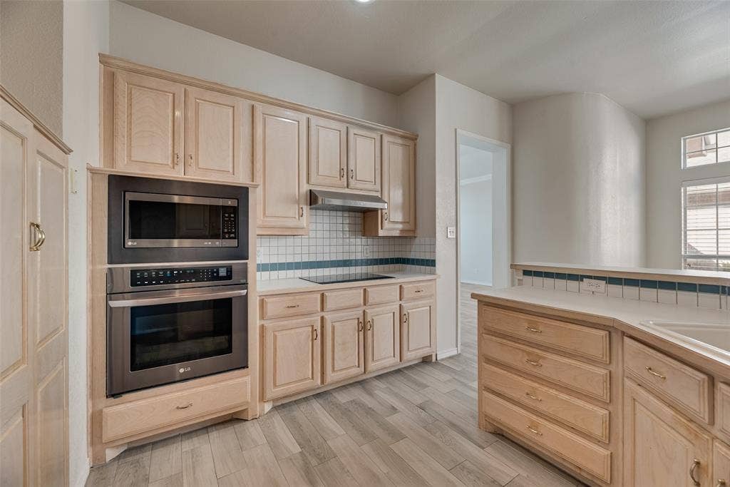2716 Carnation Drive, Richardson, TX 75082 2716 Carnation Drive, Richardson, TX 75082