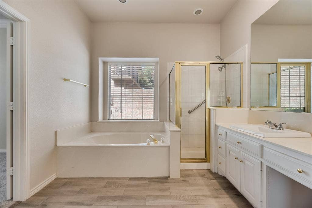 2716 Carnation Drive, Richardson, TX 75082 2716 Carnation Drive, Richardson, TX 75082