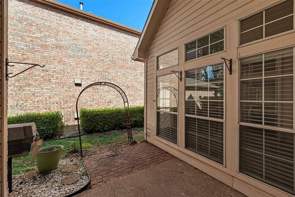 2716 Carnation Drive, Richardson, TX 75082 2716 Carnation Drive, Richardson, TX 75082