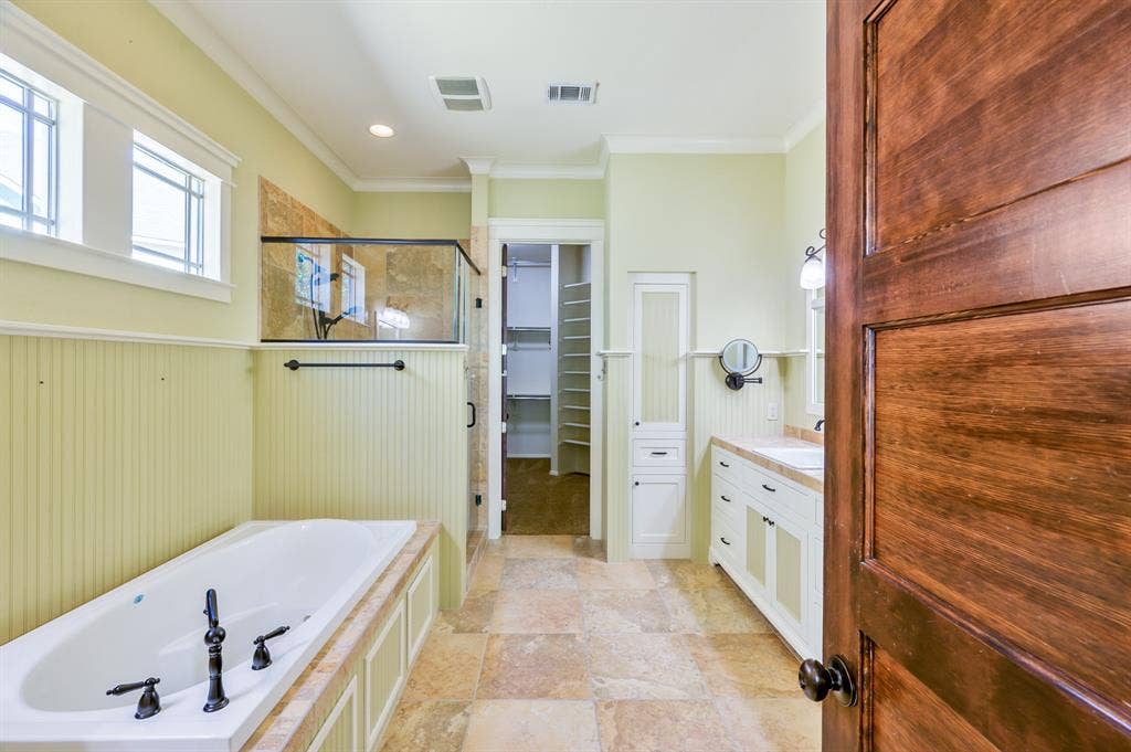 1034 Saint Thomas Court, Rockwall, TX 75087