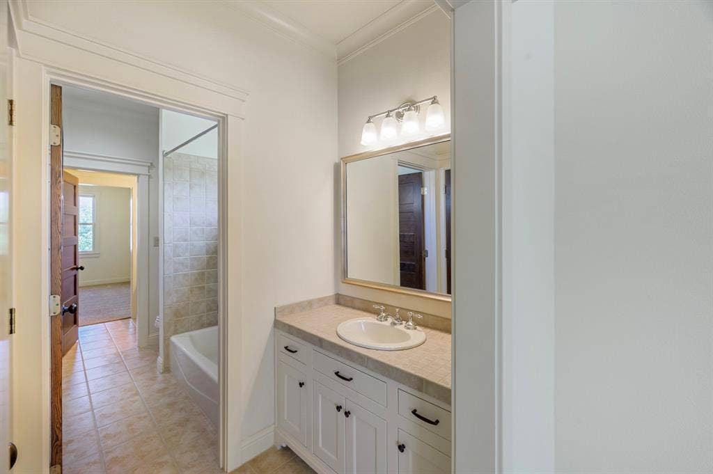 1034 Saint Thomas Court, Rockwall, TX 75087