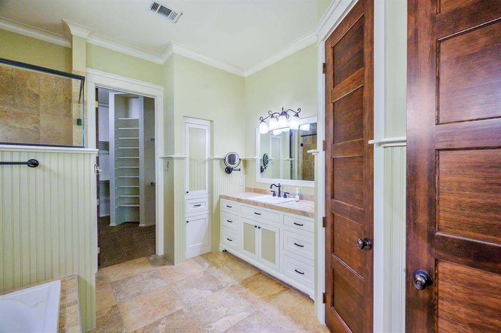 1034 Saint Thomas Court, Rockwall, TX 75087