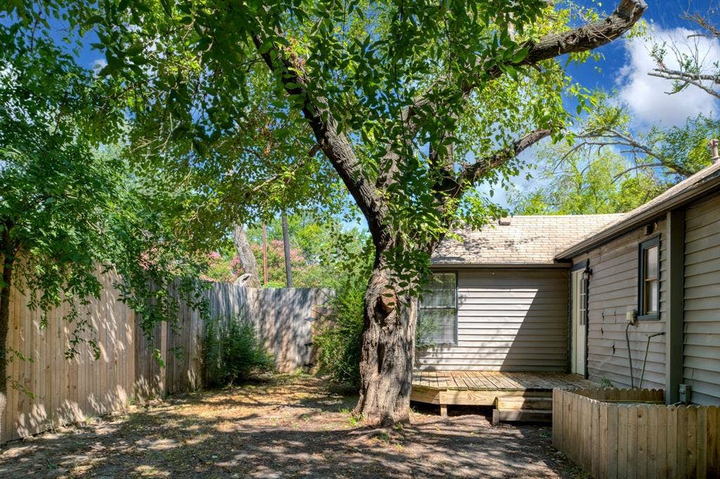 207 Hackberry Street, Terrell, TX 75160 207 Hackberry Street, Terrell, TX 75160