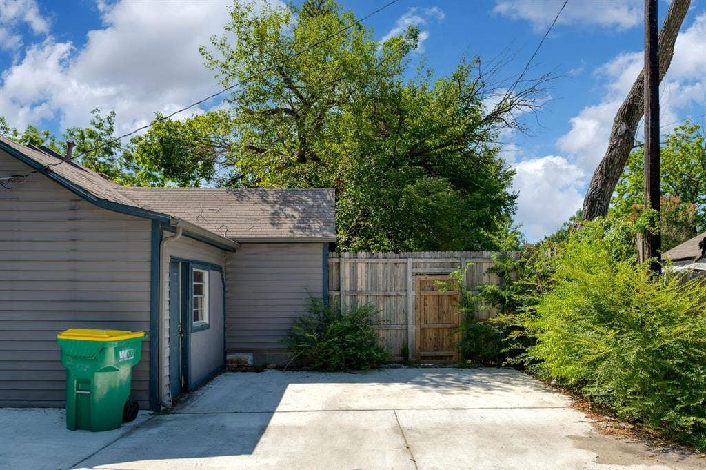 207 Hackberry Street, Terrell, TX 75160 207 Hackberry Street, Terrell, TX 75160