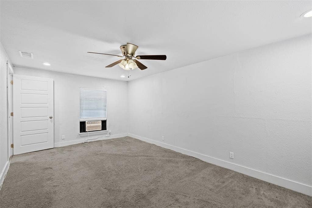 3514 Larry Street, Rowlett, TX 75088 3514 Larry Street, Rowlett, TX 75088