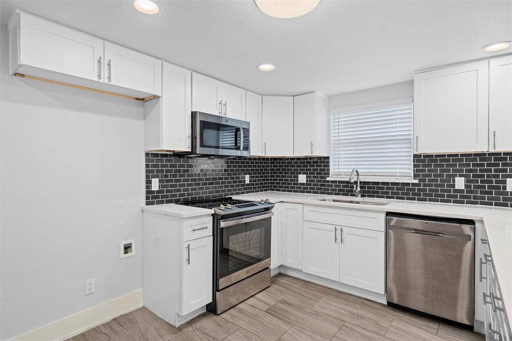 3514 Larry Street, Rowlett, TX 75088 3514 Larry Street, Rowlett, TX 75088