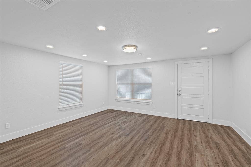 3514 Larry Street, Rowlett, TX 75088 3514 Larry Street, Rowlett, TX 75088